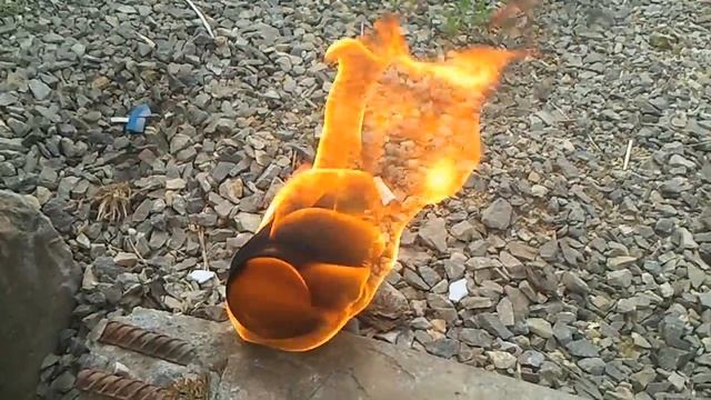 горение бензина в жестяной банке из под спрайта смотреть онлайн