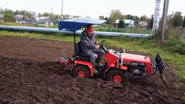 МТЗ 132 ПАШЕТ С КУРИННЫМ ПОМЁТОМ 2Х КОРПУСНЫМ ПЛУГОМ смотреть онлайн