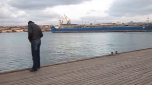 Танцы в Севастополе... и у этого человека уже две фотографии в паспорте))) смотреть онлайн