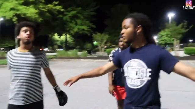 RANDOM BOXING MATCH WITH THE GANG?? смотреть онлайн