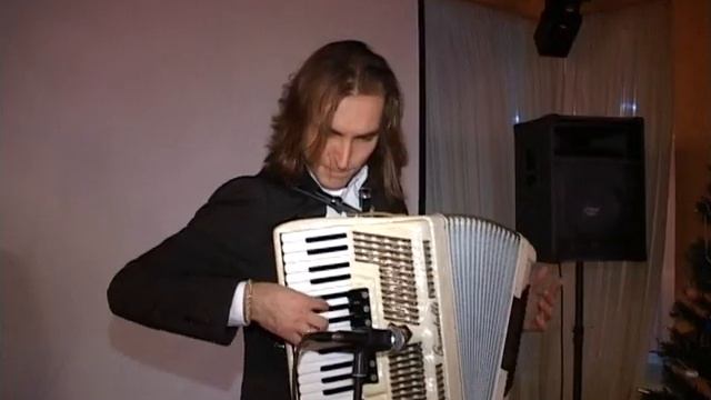 Олег Писаренко исполняет "Тико-Тико".avi смотреть онлайн