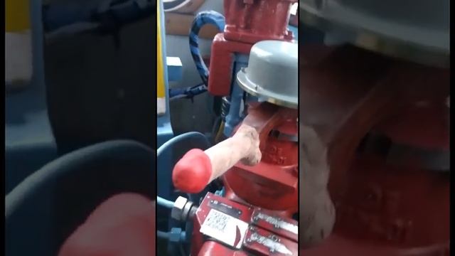 Необычная ручка крана машиниста смотреть онлайн