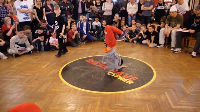 BREAK RAVE CYPHER 2019 - kids 1x1 - bboy Power Jet vs Сэм смотреть онлайн