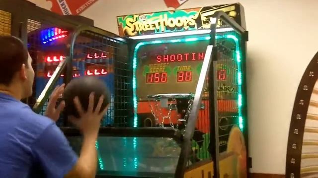Chuck E. Cheese's Time - Arcade Fun смотреть онлайн