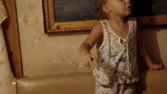 девочка 2,4мес. эмоционально рассказывает сказку смотреть онлайн