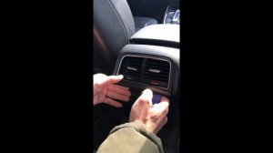 Audi Q5 rear console center vent DIY replacement