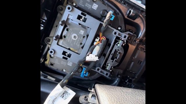 Mercedes GLC/C class adding Apple car play to NTG5.0 смотреть онлайн