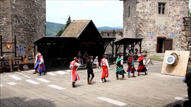 Венгрия. Вишеградский замок. Башня Соломона. Рыцарский турнир.