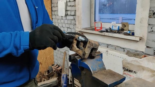 Замена тормозных колодок и дисков на Тойоте Тундре, TLC 200, TLC 150, LX570, Toyota Sequoia. смотреть онлайн