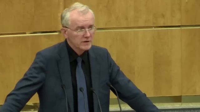 Депутат четко разложил почему новые бюджеты фондов ПФР, ФСС и ФОМС позорные! смотреть онлайн
