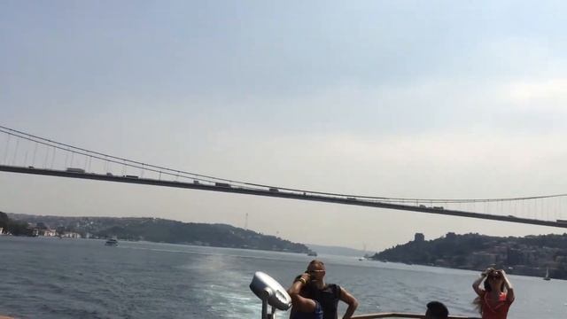 Босфорский мост (Bosphorus) - одна из самых известных достопримечательностей в Стамбуле 2014 смотреть онлайн