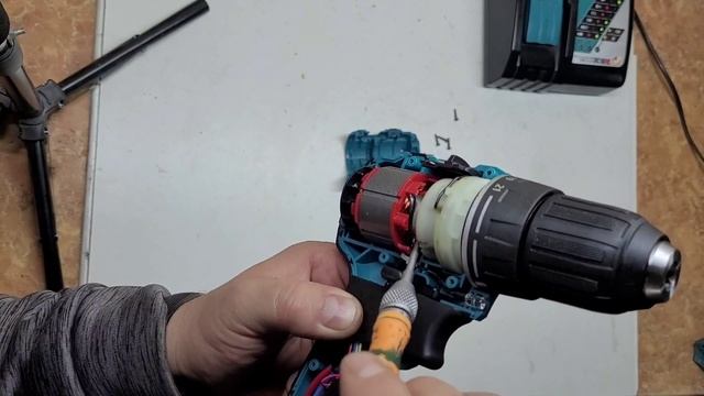 Самый компактный бесщёточный шуруповёрт 18v смотреть онлайн