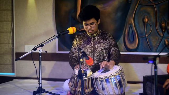 Tabla solo by Nabagata Bhattacharjee.. Harmonium-Subrata Bhattacharya..Tal-tintal..Concert of VIEWC смотреть онлайн