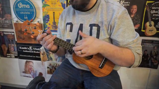 KoAloha Concert and Tenor Ukulele Sound Samples (Gloss vs Satin) смотреть онлайн