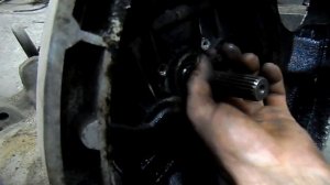 как заменить (вытащить) сальник первичного вала на ВАЗе