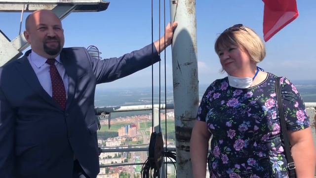 Врачи подняли флаг России на метеомачте