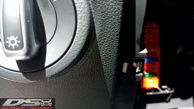 Amarok V6 No funcionan las tomas de 12 v o encendedor смотреть онлайн