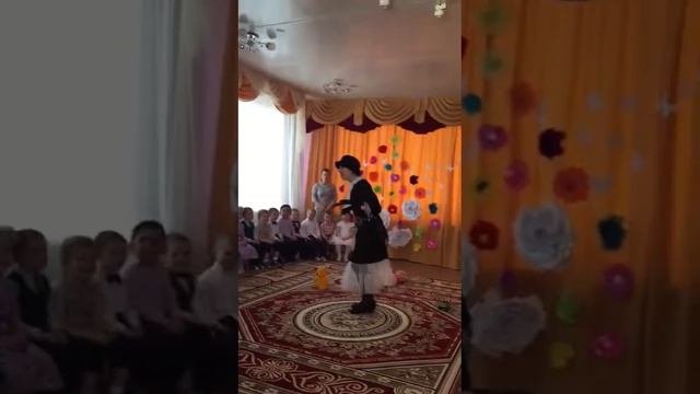 Утренник в средней группе! Я в роли Старухи Шапокляк! смотреть онлайн