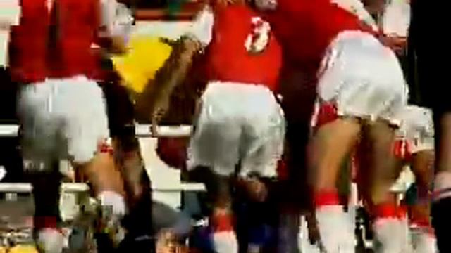 Ian Wright Goal (record breaking goal) - Arsenal 4 Bolton Wanderers 1 - Premiership (13/9/97) смотреть онлайн