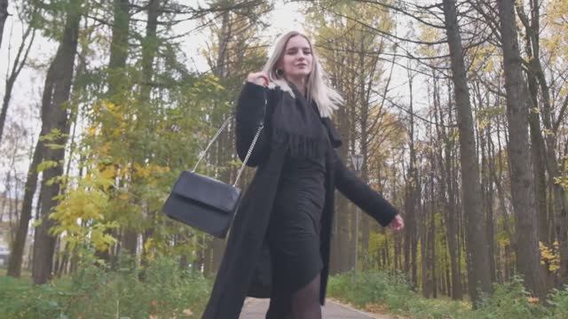 Осенняя фотосессия, парк Швейцария смотреть онлайн