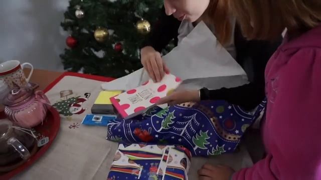 ❄ НОВОГОДНИЙ VLOG | имбирные печенья | подарки ❄ смотреть онлайн