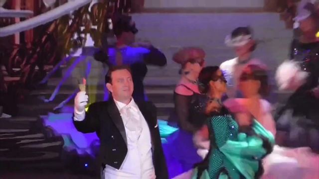 И. Штраус "Тост Орловского" из оперетты "Летучая мышь" Солист - Андрей Макаров смотреть онлайн