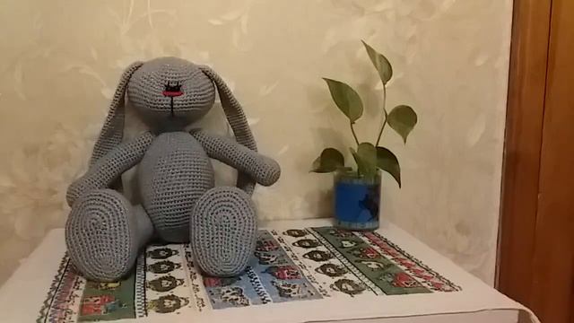 Обзор зайки, вязанного крючком смотреть онлайн