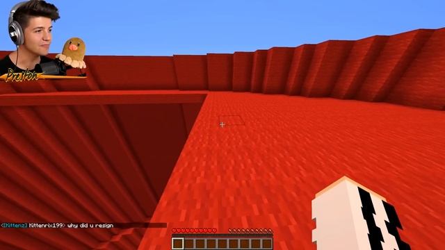 I Found a GIRLS ONLY Server in Minecraft!