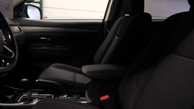 MITSUBISHI OUTLANDER 2018 Лот: 01302787 смотреть онлайн