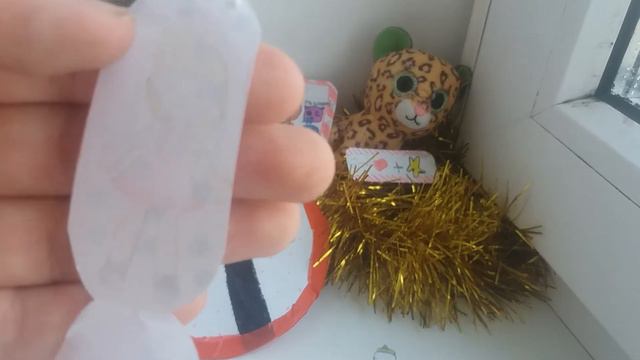 Открываем бумажные сюрпризы LOL смотреть онлайн