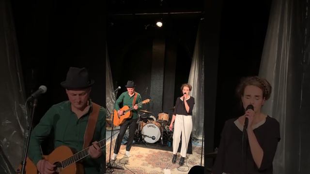 Lina Englund - (outgiven låt) - Teater Galeasen - 2020-10-23 смотреть онлайн
