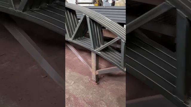 Стропильные арочные фермы для навеса из поликарбоната для автомобиля | Спецкаркас - навесы для авто смотреть онлайн