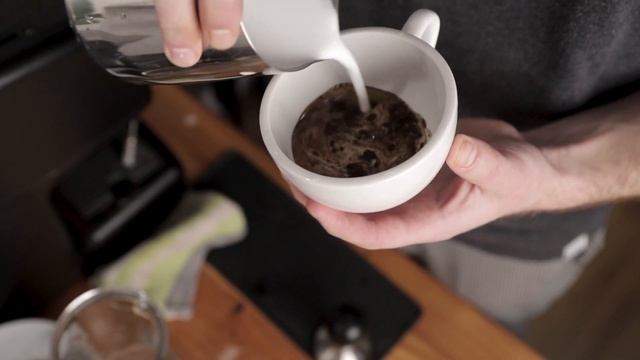 Latte Art Tutorial - Learn Latte Art on a Budget смотреть онлайн