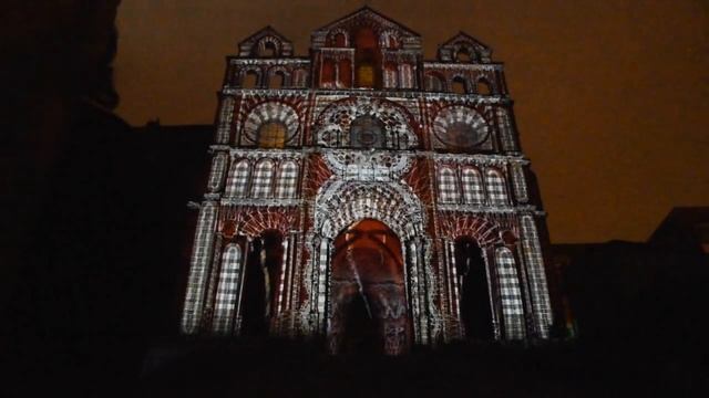 Puy de lumières sur la cathédrale du Puy-en-Velay смотреть онлайн