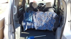 Toyota Funcargo.  Салон.   Складные сиденья.  в Европе Yaris Verso левый руль