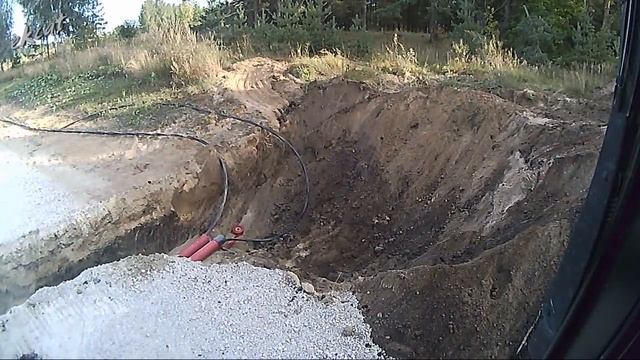 Копаем траншею под кабель | Прокладка кабеля в земле смотреть онлайн
