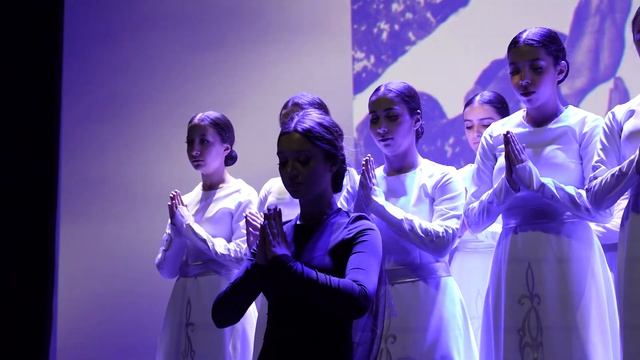 Ансамбль армянского танца "Нране„ -Уйси Аравот смотреть онлайн