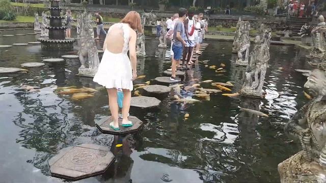 Бали. Кандидаса. Пляж с черным песком. Водные дворцы Тиртаганга и Улунг смотреть онлайн