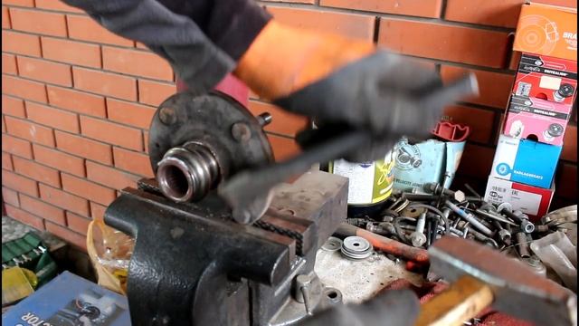 Замена подшипника передней ступицы на Hyundai Elantra 2,0 Хендай Элантра 2002 года смотреть онлайн