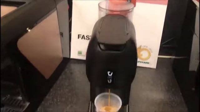 Macchina da caffé compatta, per CIALDE E.S.E*. o capsule , con espulsione automatica _Capitani смотреть онлайн