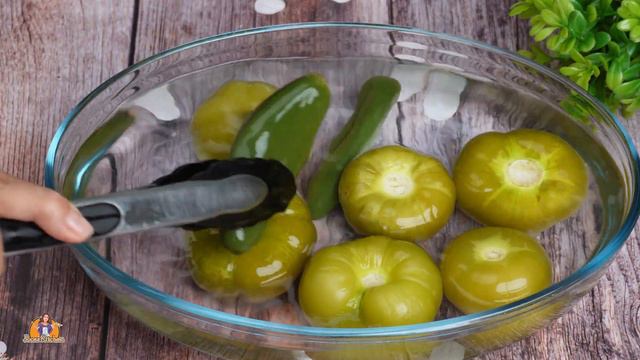 Salsa Verde Mexicana de Tomatillo Y Aguacate (Green Gold) смотреть онлайн