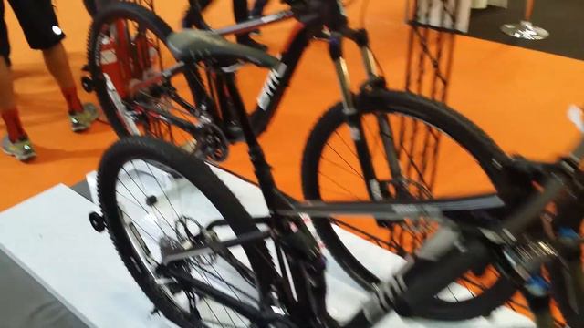 BMC FOURSTROKE FS01 смотреть онлайн