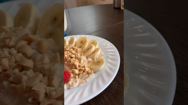 Идея завтрака…залипательно, да? Это еще и вкусно ? #завтраки #fitfamily #shorts