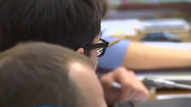 Кабмин обещает масштабную реконструкцию дорог по всей стране. смотреть онлайн