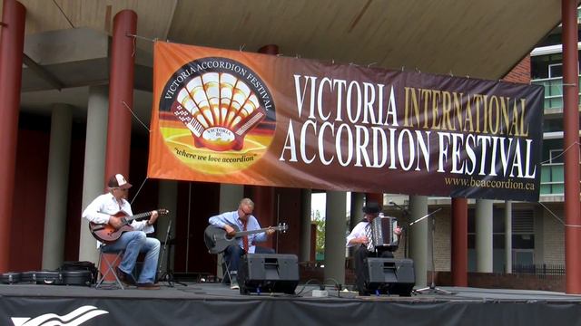 "Jeannette" - Aaron Watson Trio - 2017 Victoria Accordion Festival смотреть онлайн