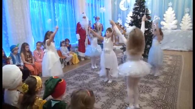 Красивый авторский танец снежинок смотреть онлайн