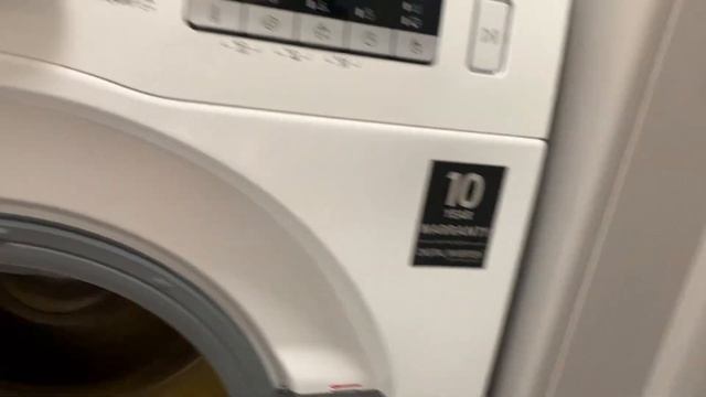 Стиральная машина Samsung WD70T4047CE Работа с открытой дверью смотреть онлайн