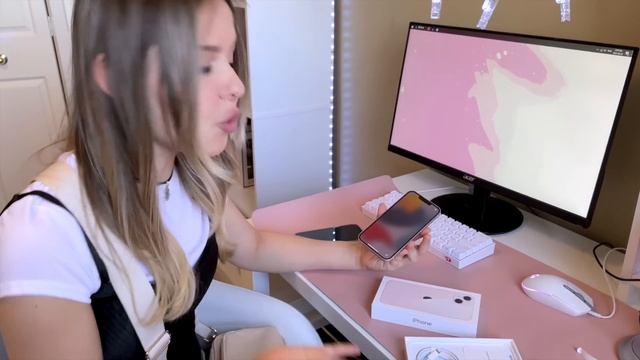 ШОК! МНЕ ПОДАРИЛИ iPhone 13 / Распаковка смотреть онлайн