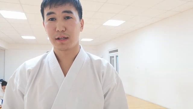Воспитание характера и воли через кихон | Философия каратэ не в словах, а в самих упражнениях смотреть онлайн