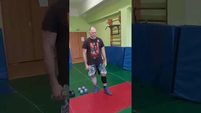 Упражнение "Бой с тенью" смотреть онлайн